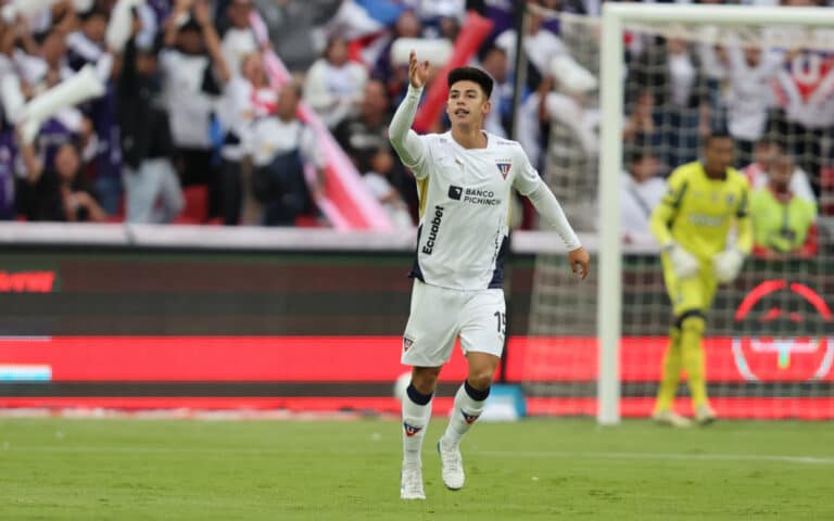 Botafogo perde para LDU na altitude e é eliminado nas oitavas da ...